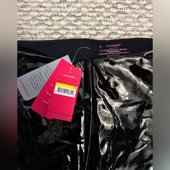 COMMANDO Perfect Control Patent Leather Legging in Black - Picture 5 of 7